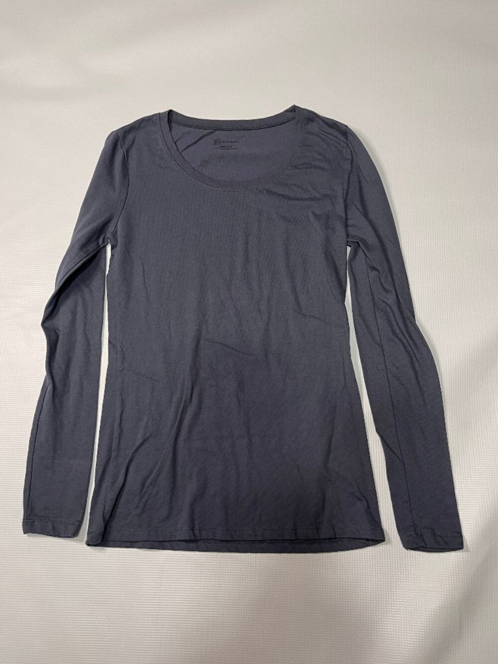 No Boundaries Junior's Dusty Navy Blue Scoop Neck Long Sleeve Tee, Size Small
